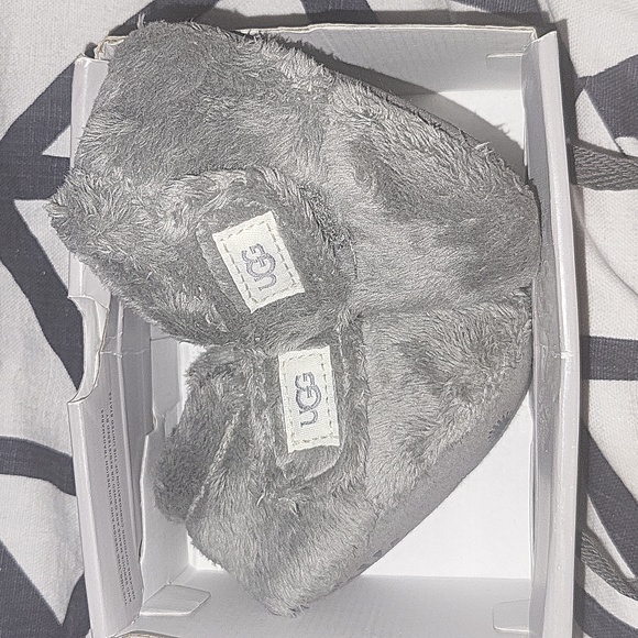 Ugg Booties Baby Grey Fur - Picture 3 of 5